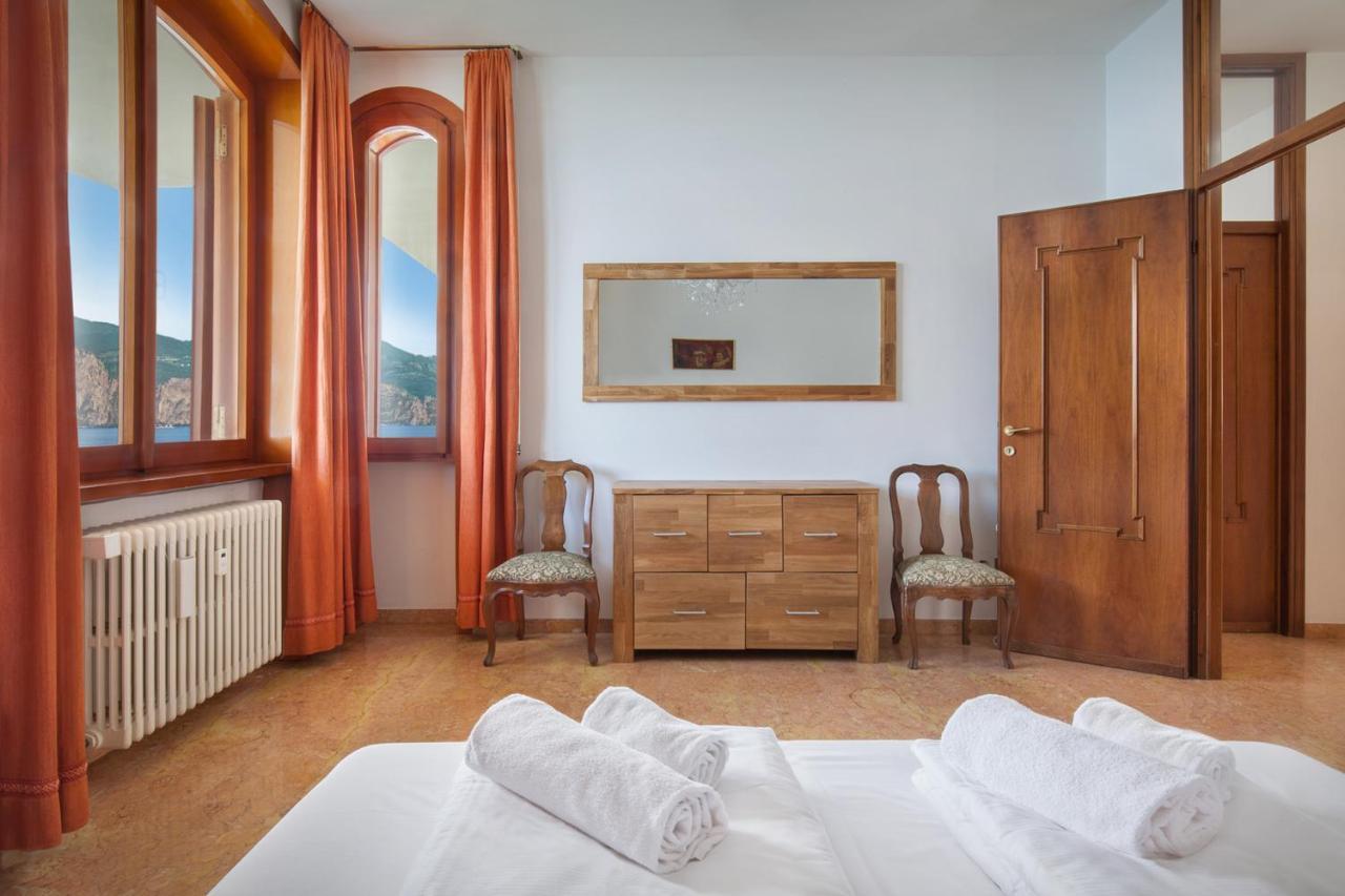 ברנצונה סול גארדה Villa Francesca-Grande Appartamento In Riva Al Lago מראה חיצוני תמונה